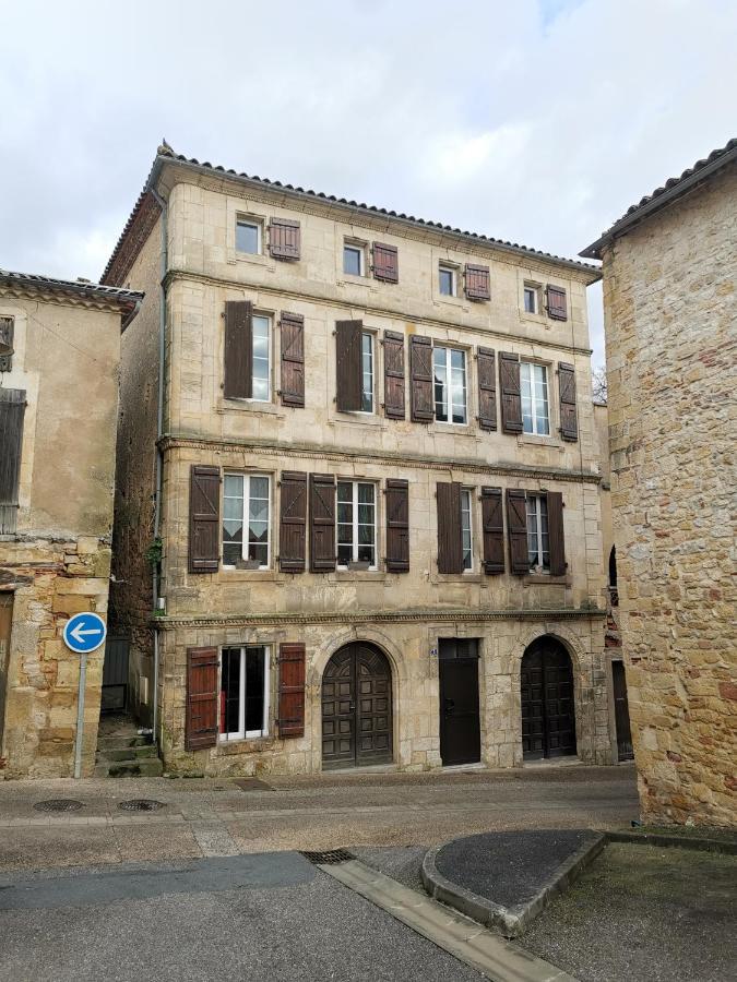 Studio Atypique Immeuble De 1820 Fumel Exterior photo